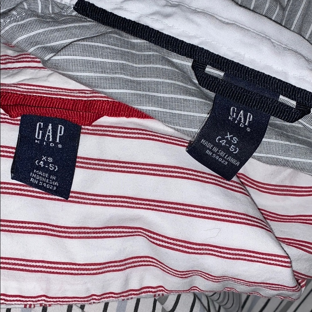 2 toddler button down shirts by Gap, size xs(4/5)